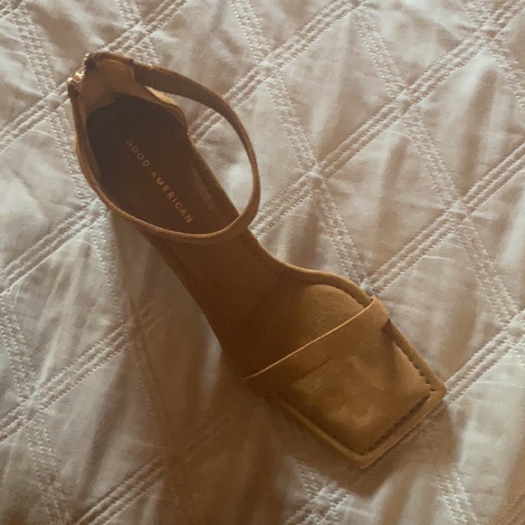 Good American Zip Block Heel - Picture 3 of 9